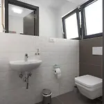 Ampla With Heated Wellness Pool Near Porec Vila *