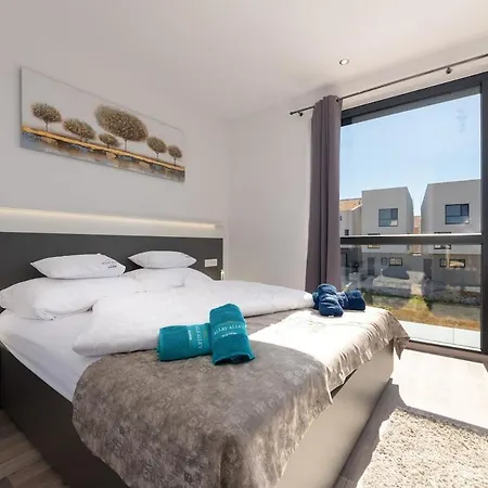 Ampla With Heated Wellness Pool Near Porec Villa Kovacic