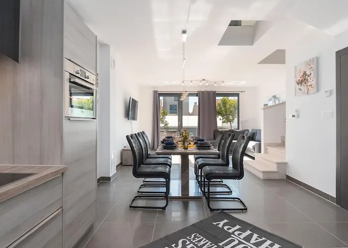 Ampla With Heated Wellness Pool Near Porec Villa *