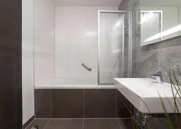 Ampla With Heated Wellness Pool Near Porec Kovacic