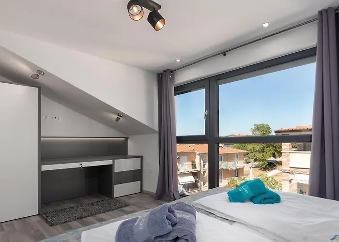 Ampla With Heated Wellness Pool Near Porec * Kovacic