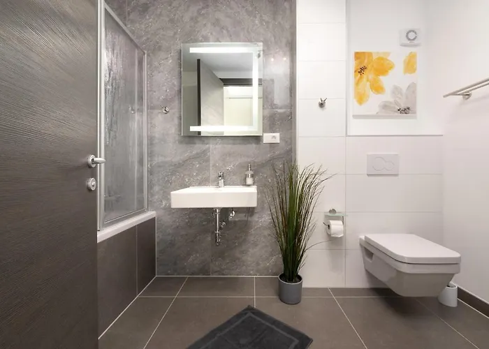 Ampla With Heated Wellness Pool Near Porec וילה *